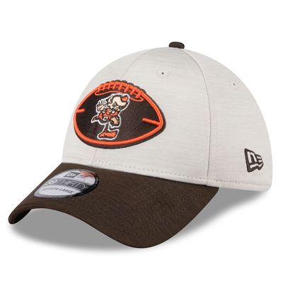 Cleveland Browns Men’s New Era Stone/Brown 2024 Sideline Historic 39THIRTY Flex Hat