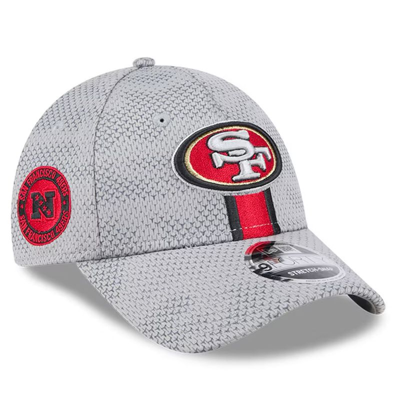 San Francisco 49ers Men's New Era Gray 2024 Sideline 9FORTY Stretch-Snap Hat