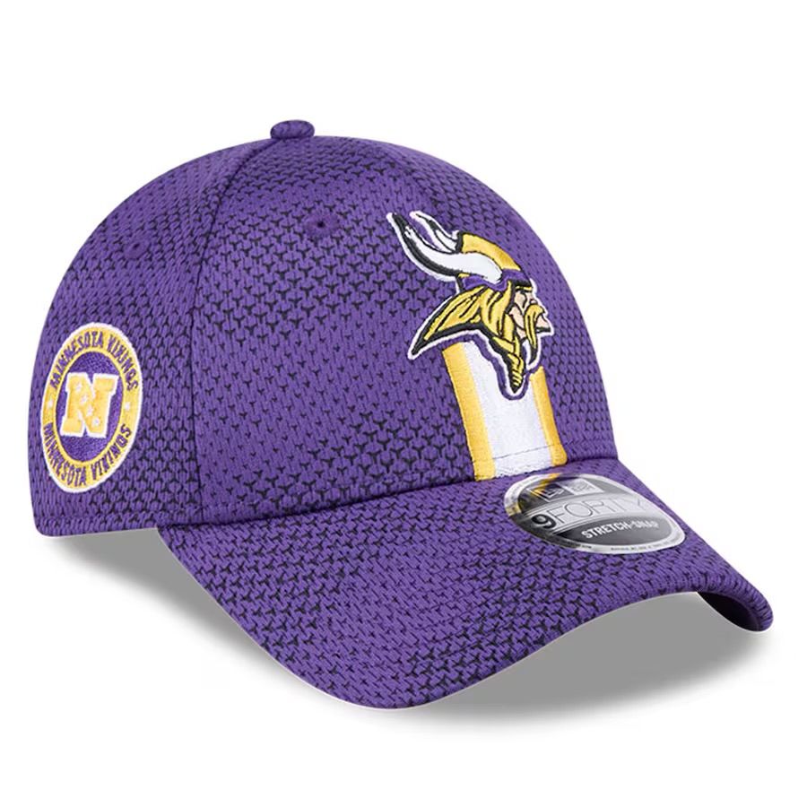 Minnesota Vikings Youth New Era Purple 2024 Sideline 9FORTY Stretch-Snap Hat