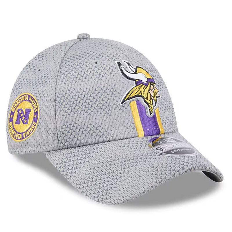 Minnesota Vikings Men's New Era Gray 2024 Sideline 9FORTY Stretch-Snap Hat