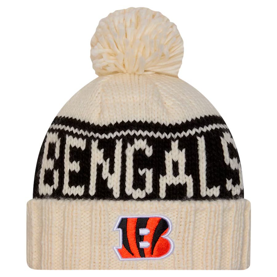 Cincinnati Bengals Women’s White New Era 2024 Sideline Cuff Pom Knit Hat