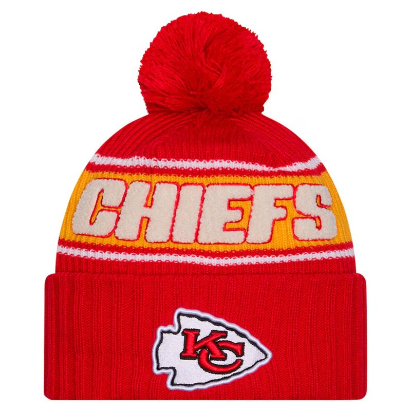Kansas City Chiefs Child Red 2024 New Era Sideline Cuffed Pom Knit Hat