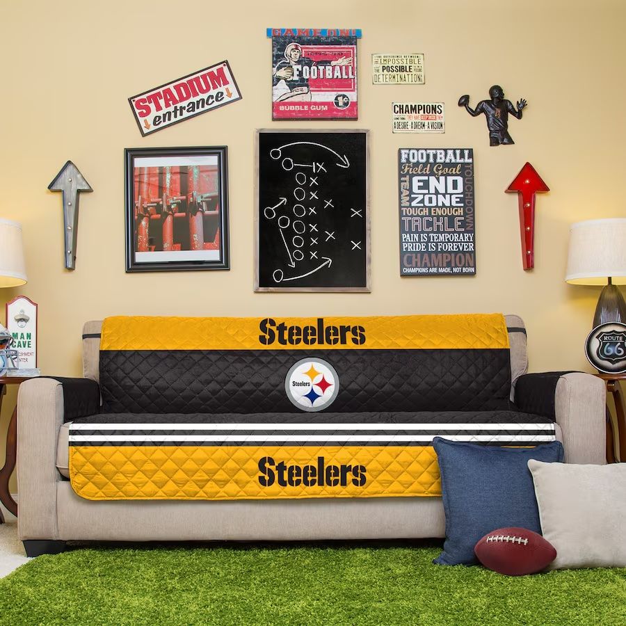 Pittsburgh Steelers 75" x 110" Sofa Protector