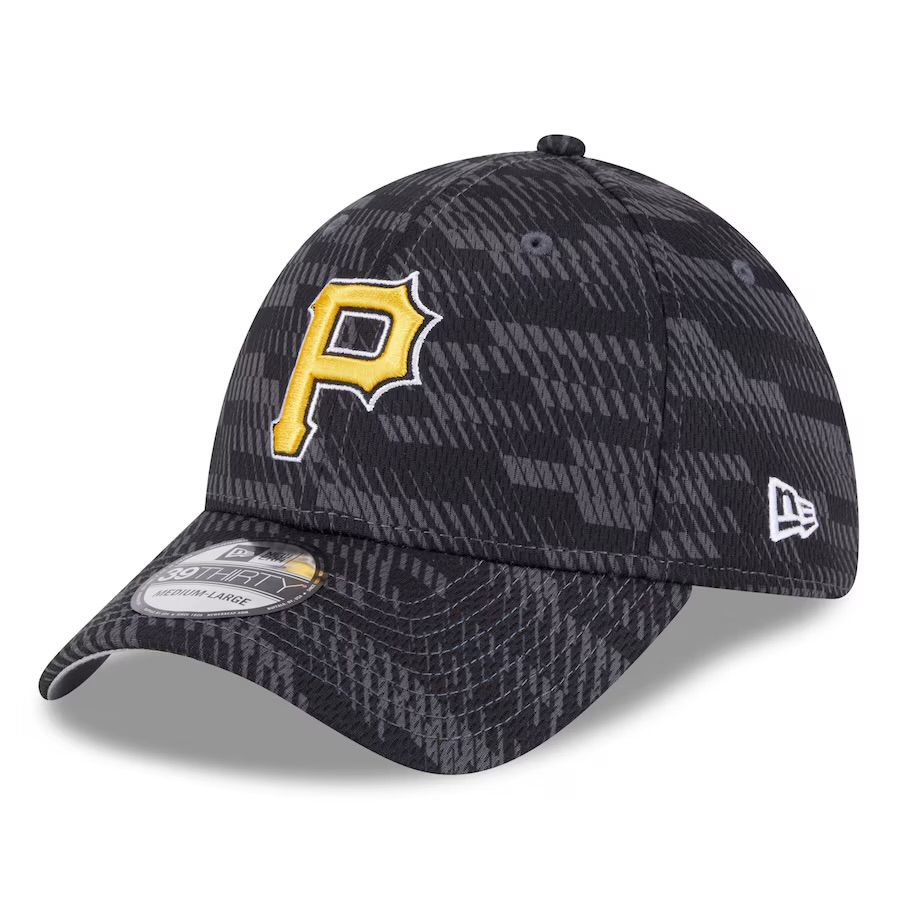 Pittsburgh Pirates Men's Black New Era 2025 MLB Clubhouse 39THIRTY Flex Hat