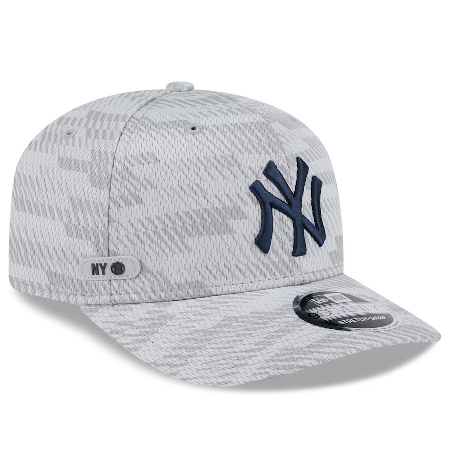New York Yankees Men's Gray 2025 Spring Training New Era 9Seventy Stretch-Snap Hat