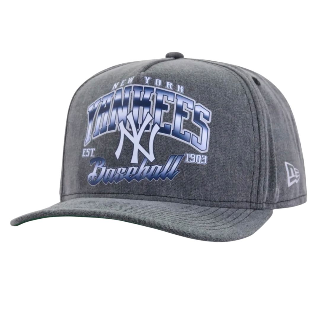 New York Yankees Men's Grey New Era Washed 9Fifty Snapback Hat