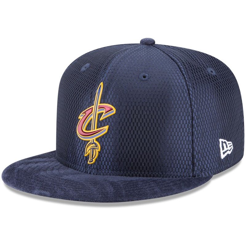Cleveland Cavaliers Men’s Navy On Court New Era 9Fifty Snapback Hat