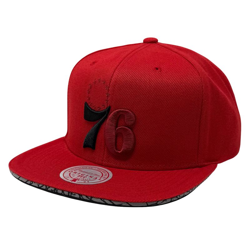 Philadelphia 76ers Men’s Mitchell & Ness Snapback Hat