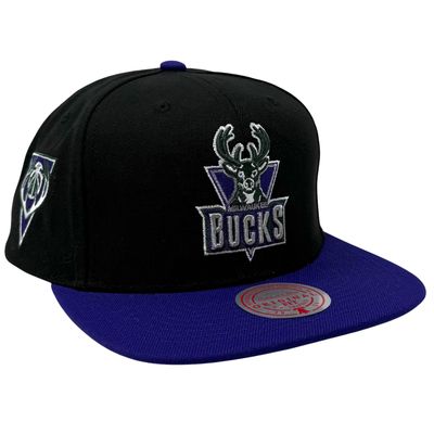 Milwaukee Bucks Men’s Mitchell & Ness NBA Side Core 2.0 Snapback Hat