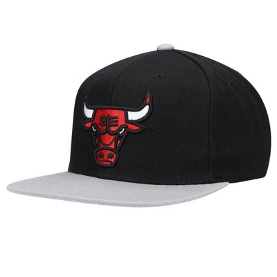Chicago Bulls Men’s Mitchell & Ness NBA Core Snapback Hat