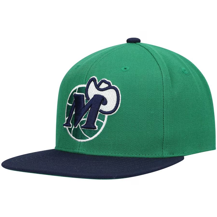 Dallas Mavericks Men’s Green Mitchell & Ness Snapback Hat