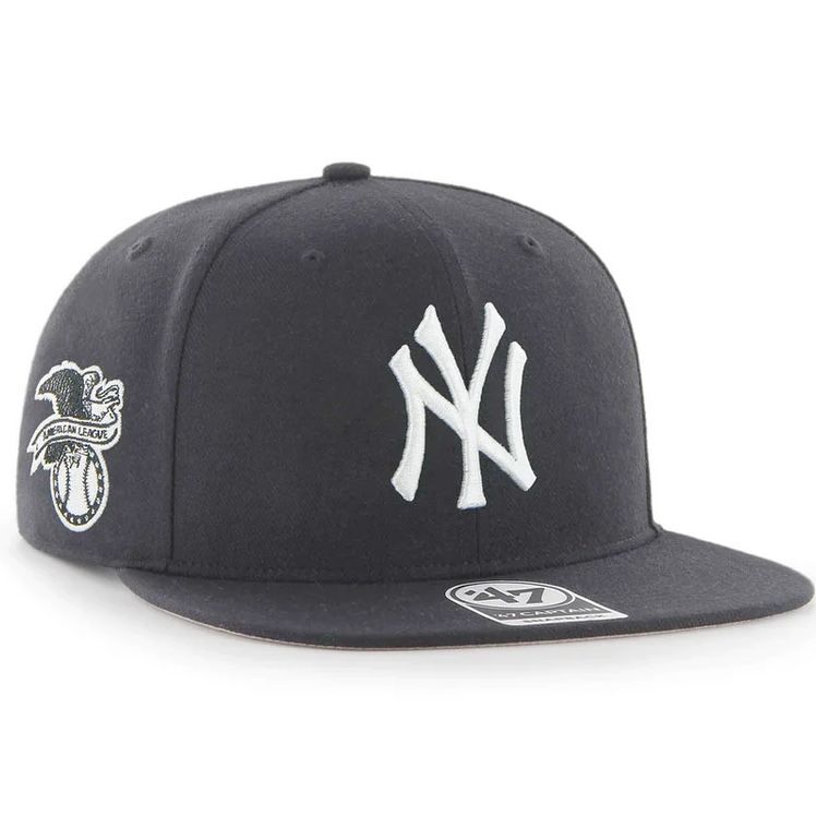 New York Yankees Men’s Navy 47 Brand Captain Snapback Hat New York Yankees Men’s Navy 47 Brand Captain Snapback Hat