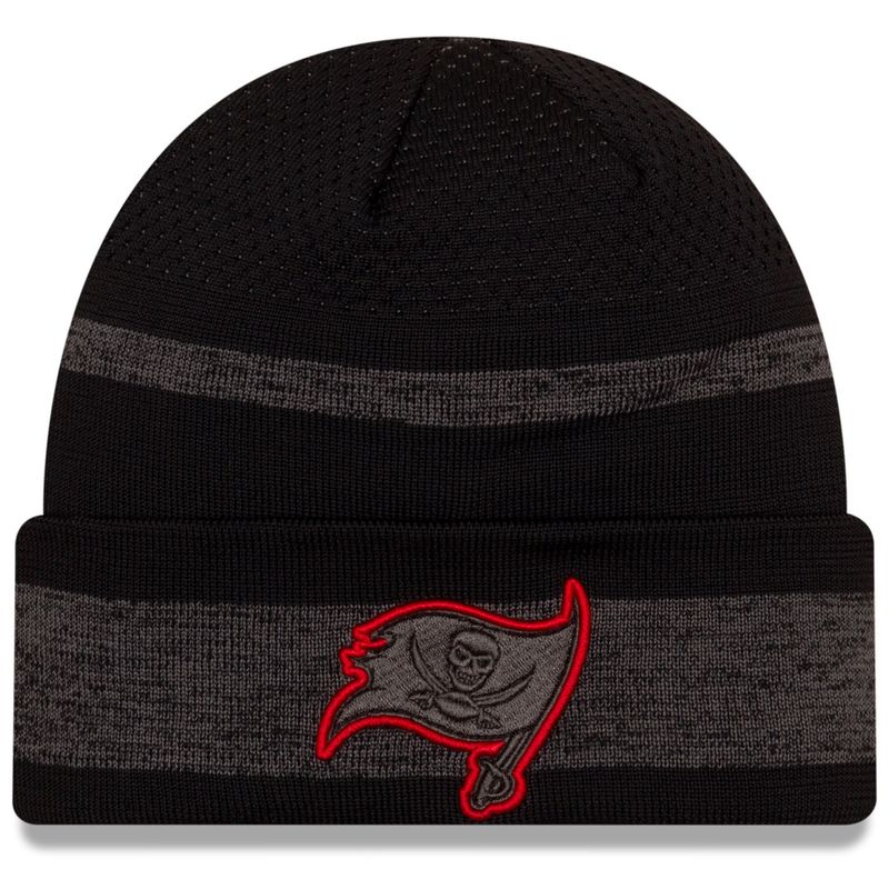 Tampa Bay Buccaneers Men's New Era Black NFL Sideline Tech Cuffed Knit Hat
