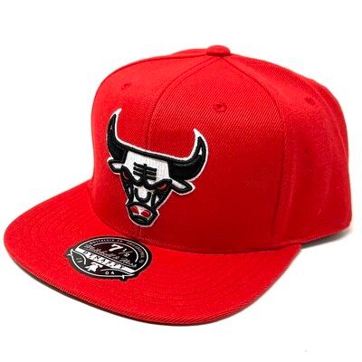 Chicago Bulls Men’s Mitchell & Ness Fitted Hat Chicago Bulls Men’s Mitchell & Ness Fitted Hat
