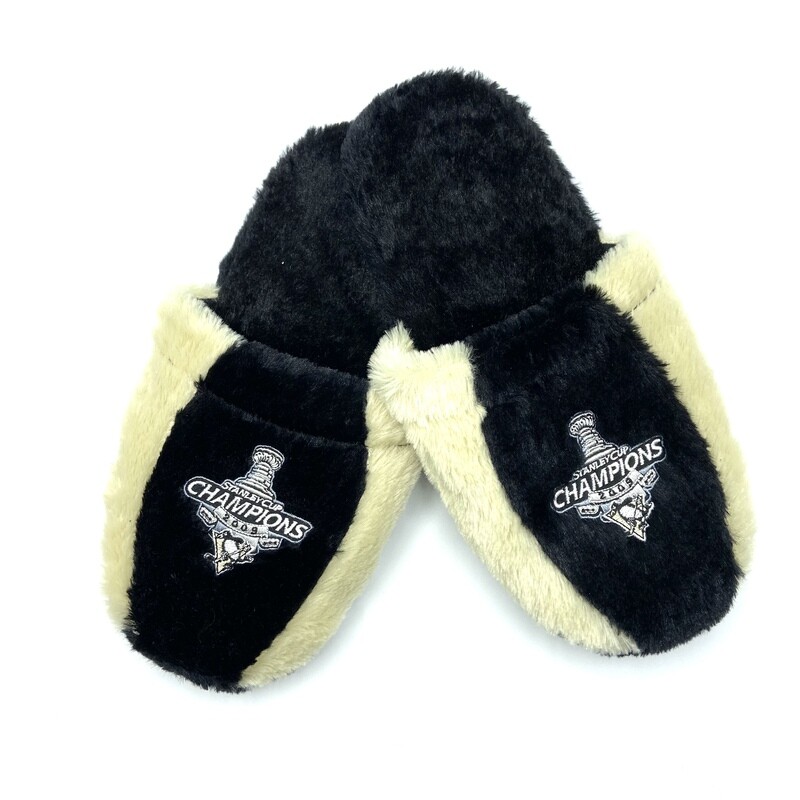 Pittsburgh Penguins Men's Forever Slippers 2009 Stanley Cup Champions Pittsburgh Penguins Men's Forever Slippers 2009 Stanley Cup Champions