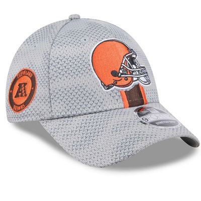 Cleveland Browns Men's Gray New Era Sideline 9FORTY Stretch-Snap Hat