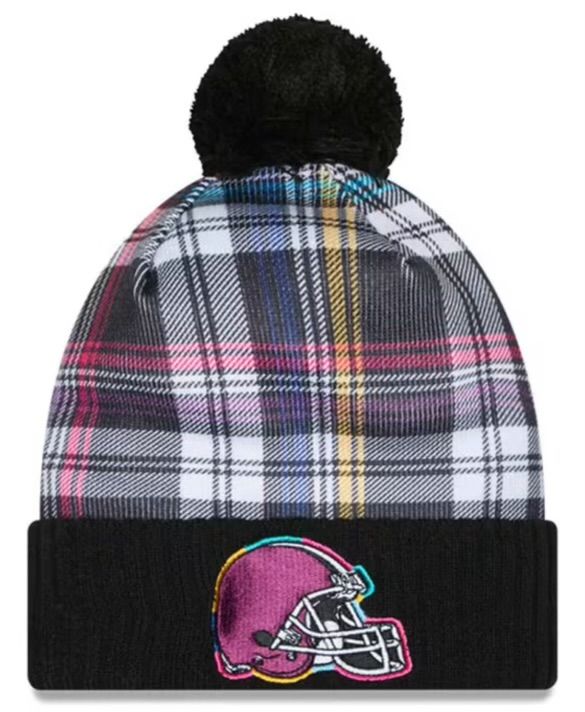 Cleveland Browns Men’s Black New Era NFL Crucial Catch Cuffed Pom Knit Hat