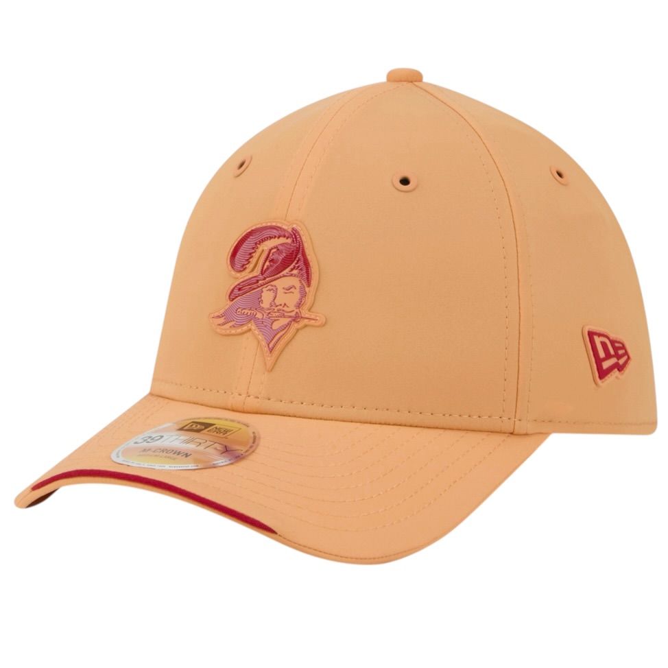 Tampa Bay Buccaneers Men’s Orange New Era 2026 Sideline 39THIRTY M-Crown Flex Hat
