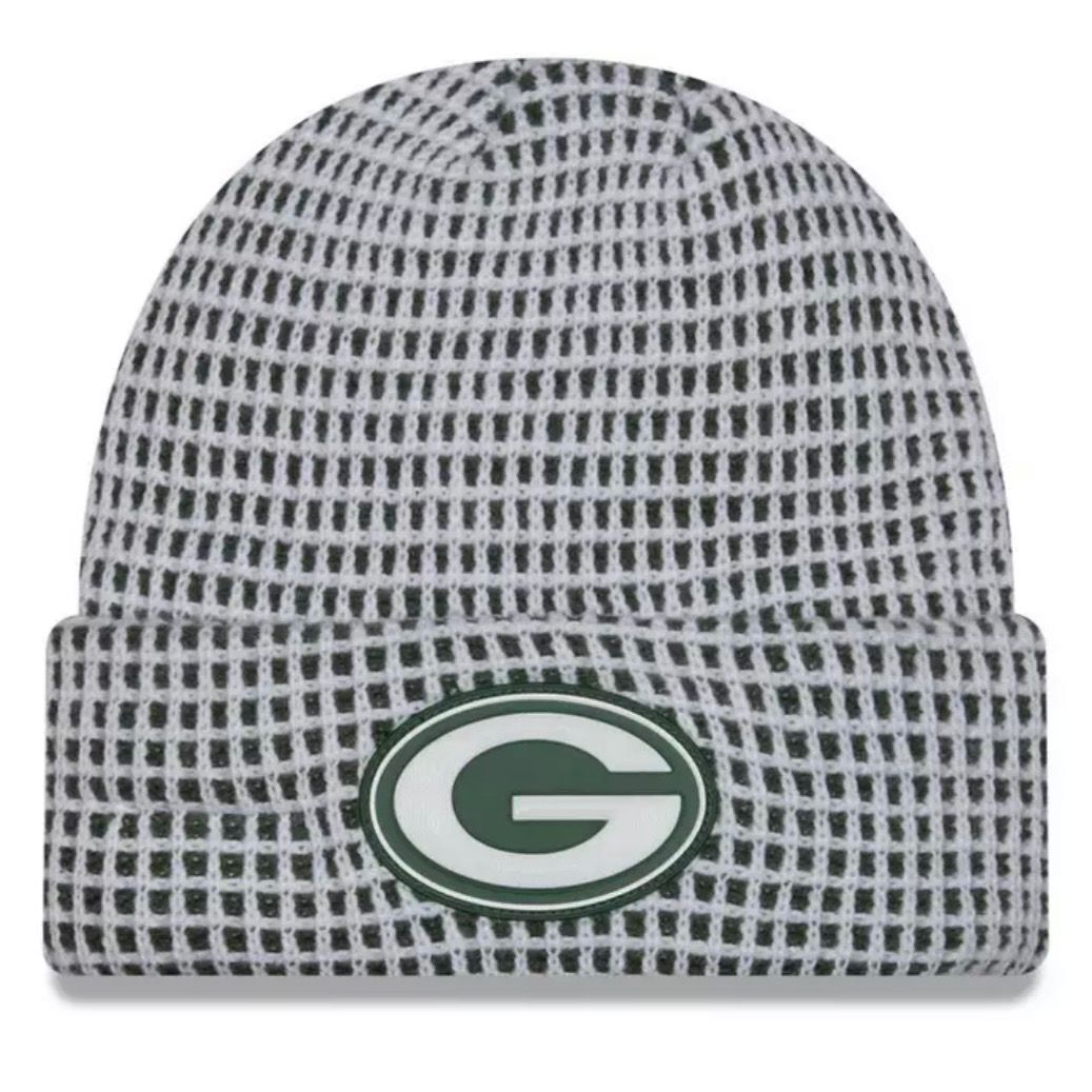 Green Bay Packers Men's White 2026 New Era Sideline Cuffed Knit Hat Green Bay Packers Men's White 2026 New Era Sideline Cuffed Knit Hat