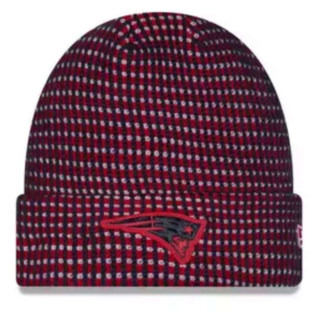 New England Patriots Men's 2026 New Era Sideline Cuffed Knit Hat New England Patriots Men's 2026 New Era Sideline Cuffed Knit Hat