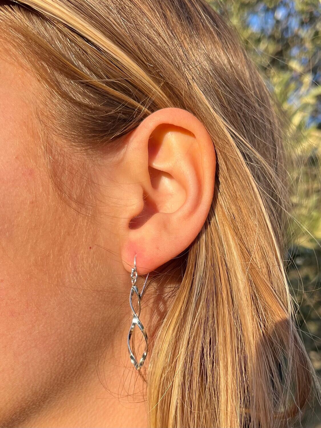 Boucles pendantes torsades