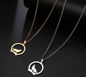 Necklace Howling Wolf