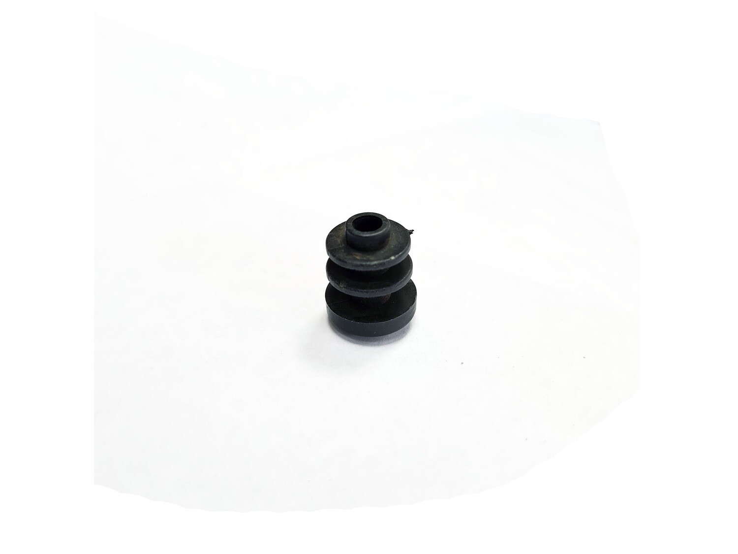 Заглушка пластиковая для трубы диам. 16 мм, черная