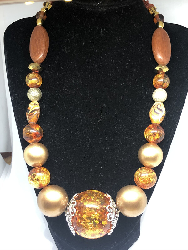 Necklace-Gold handmade beaded necklace