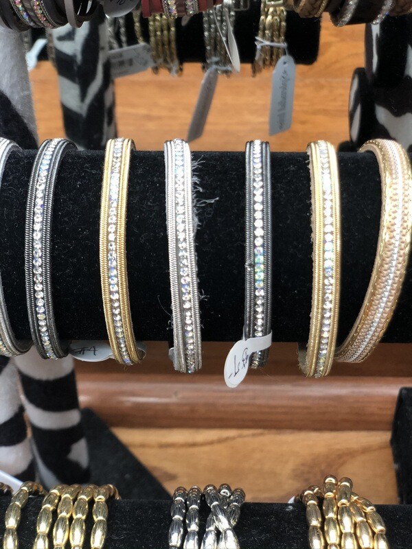 Bracelet-in Gold And Silver With Magnetic Closure With Diamonds