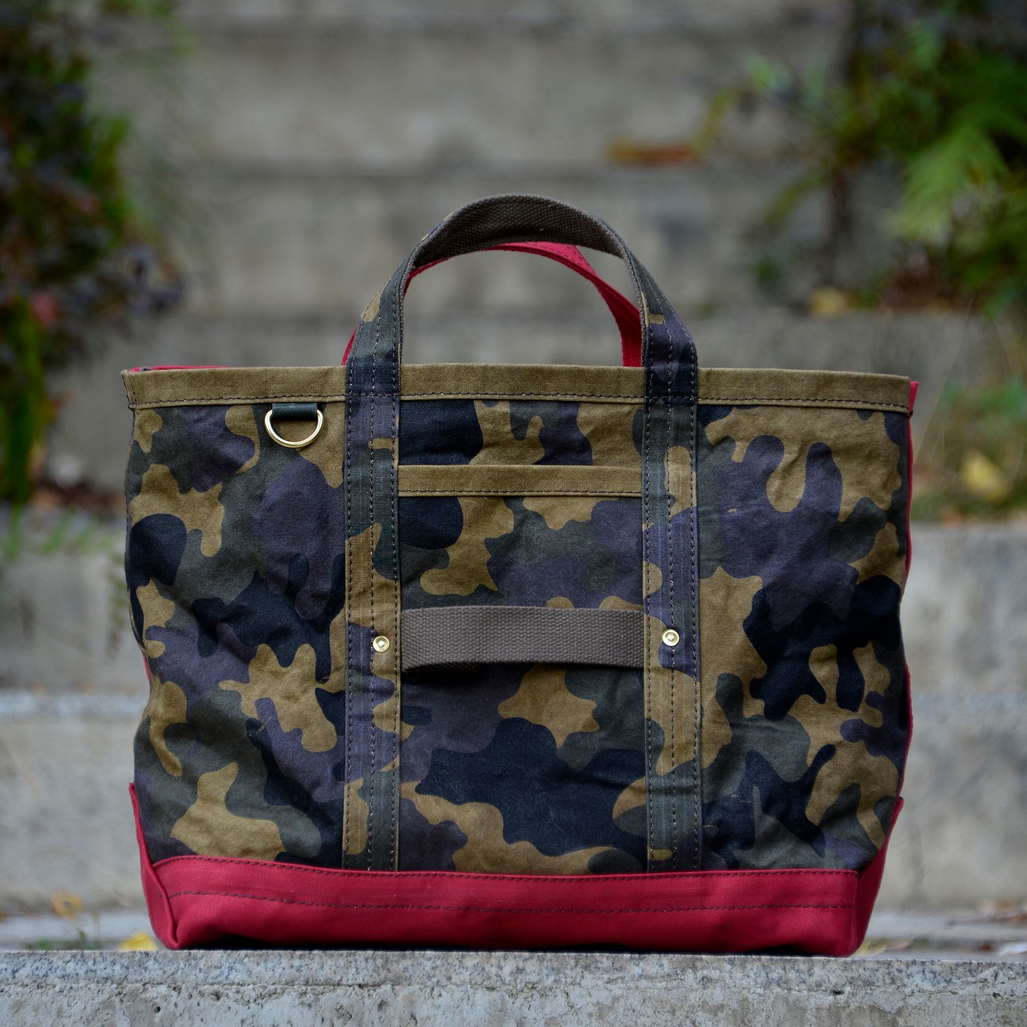 Heavy canvas bag Camouflage + red 12oz hard beeswax canvas