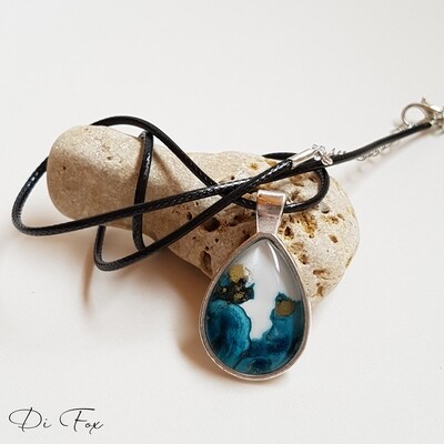 Blue white gold teardrop pendant necklace