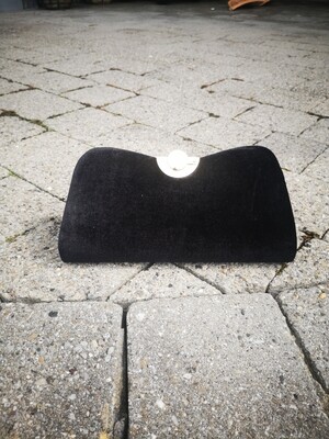 Winnona black handbag