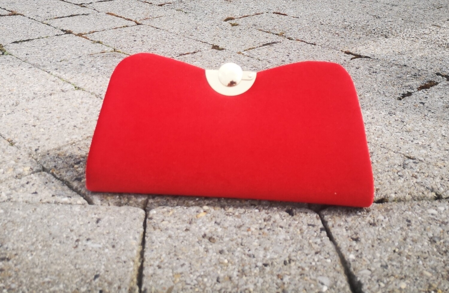 Winnona bright red handbag