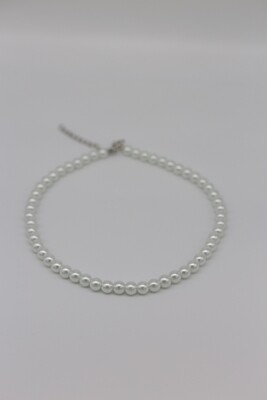Dee White Pearl Necklace