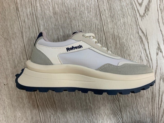 Refresh Neutral and Navy Trainer