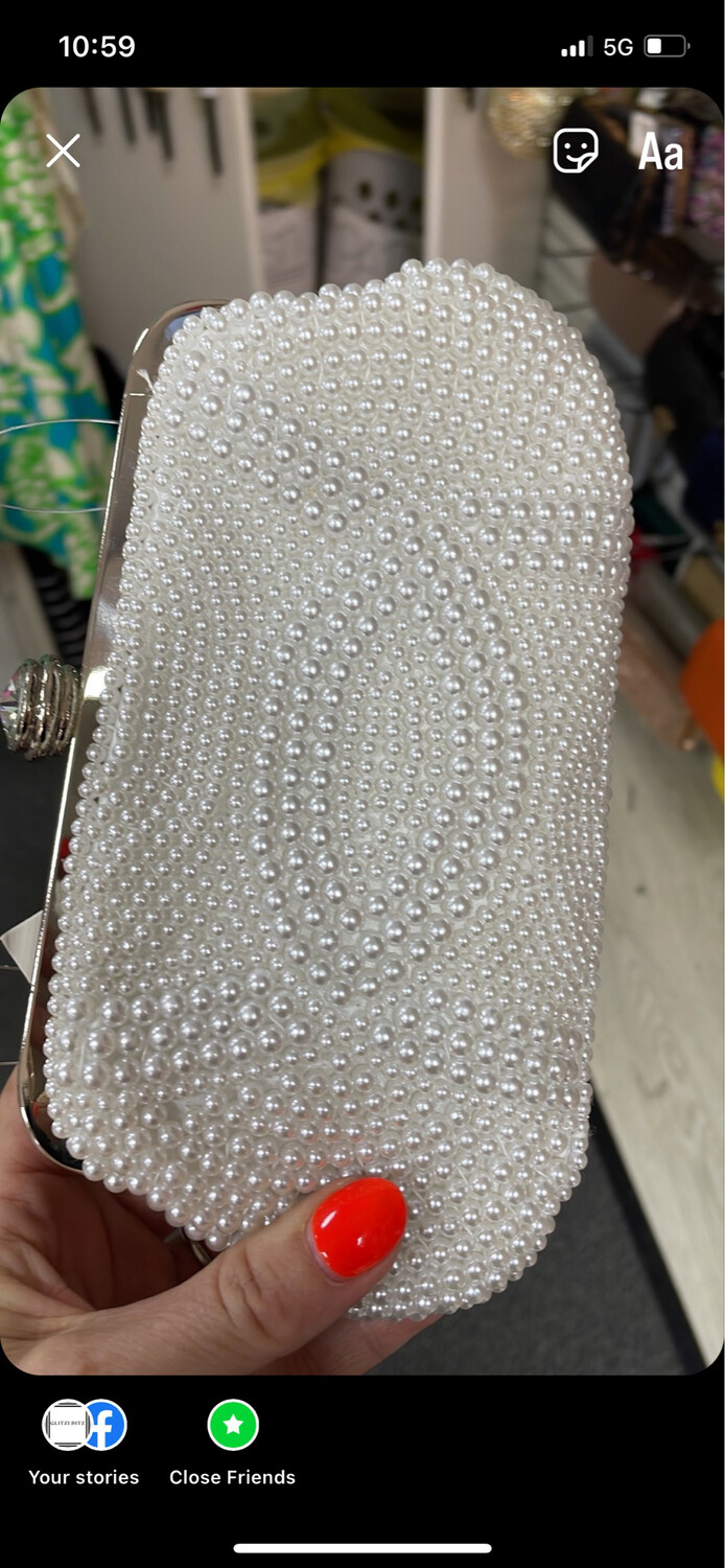 Libra Pearl Clutch