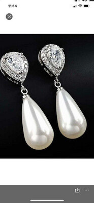 Aria Pearl Drop Earring