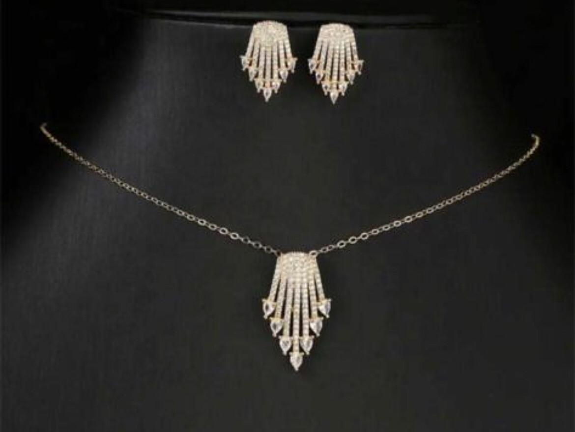 Finola Diamanté Set