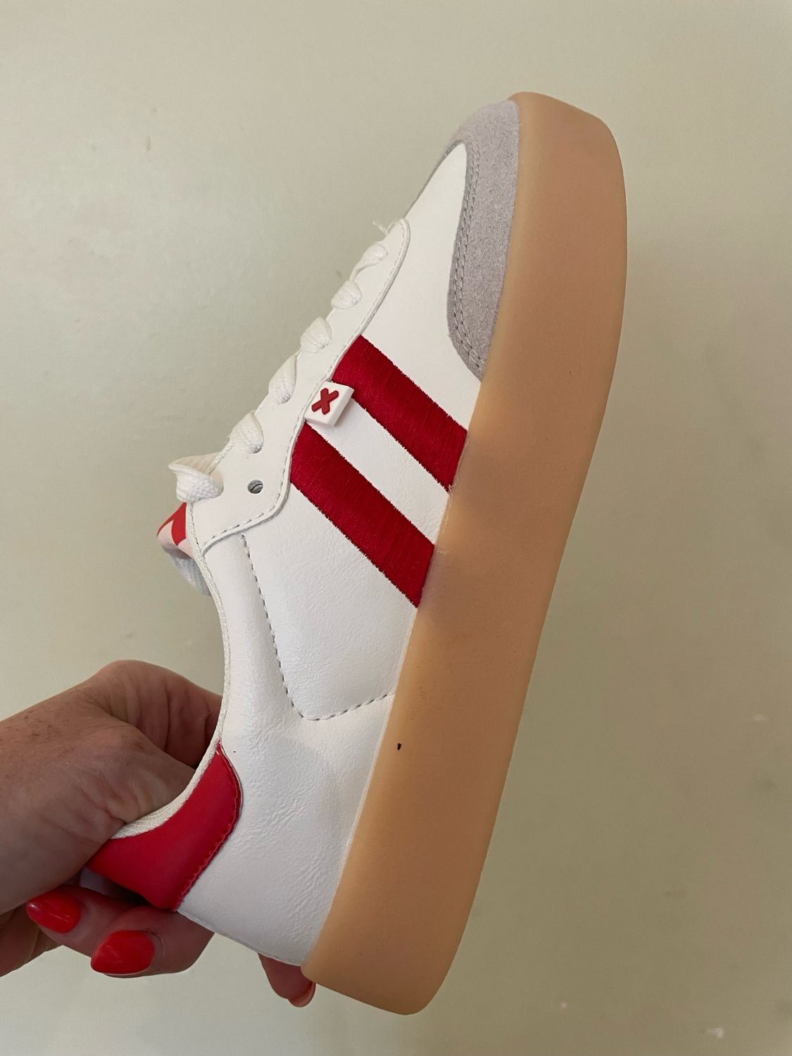 Rosy White Trainer