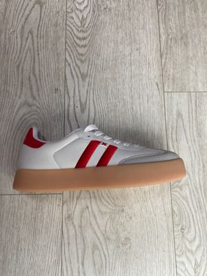 Keane Kicks