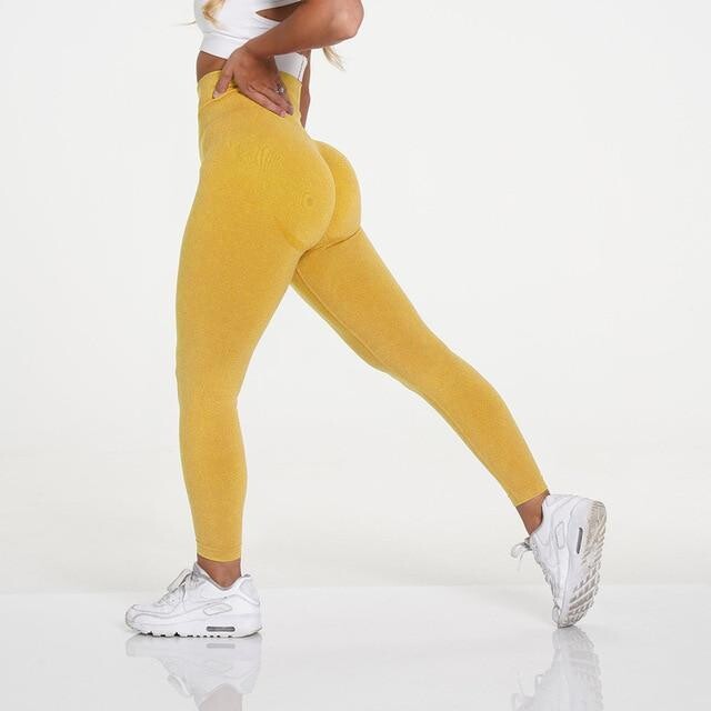 Seamless butt lifting yoga pants