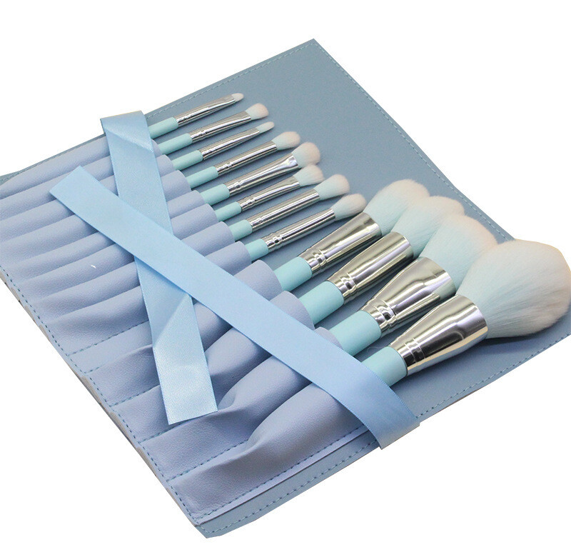 Light Blue Wooden Handle Makeup Brush Set