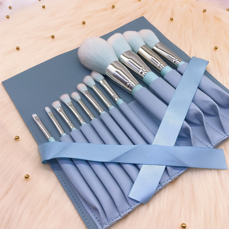 Light Blue Wooden Handle Makeup Brush Set