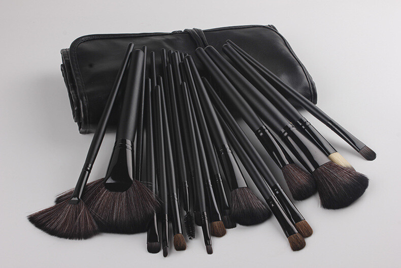 24 Makeup Brushes