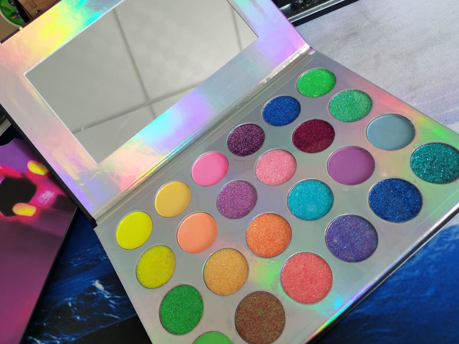 Glow Eyeshadow Palette