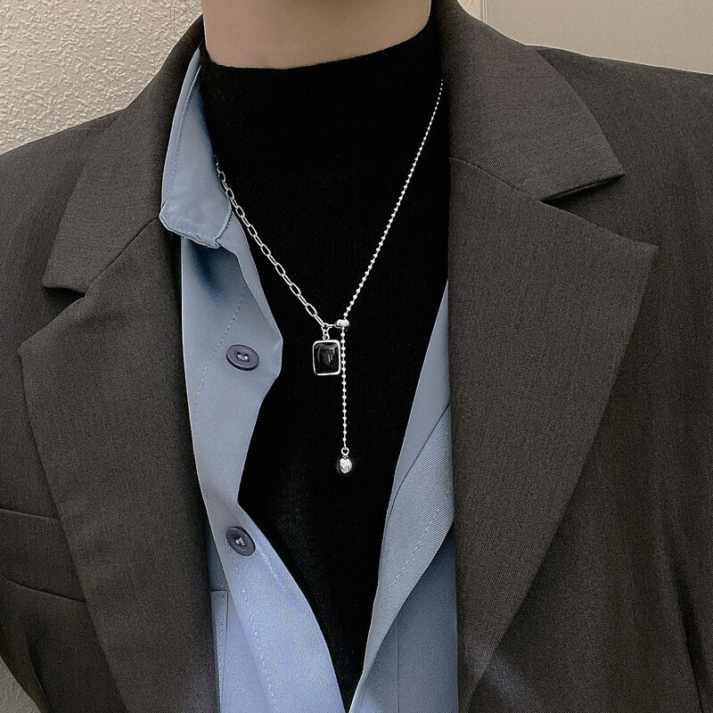 Light Luxury Niche Design Letter D Sweater Chain Female 2022 New Trendy High-end Sense Of Net Red Autumn And Winter Necklace Accessories