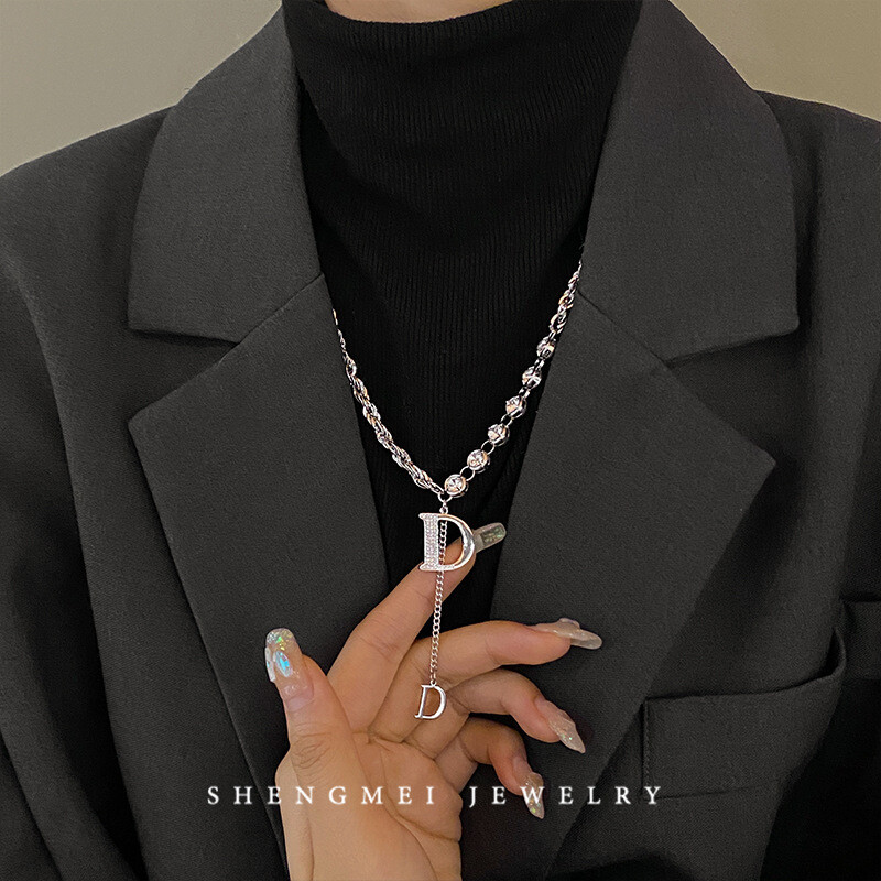 Light Luxury Niche Design Letter D Sweater Chain Female 2022 New Trendy High-end Sense Of Net Red Autumn And Winter Necklace Accessories