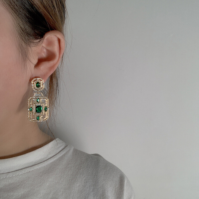 Square Flower Window Earrings Show Thin Face, High-end Earrings, Emerald Full Diamond Zircon Silver Needle Tide