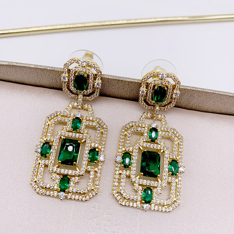 Square Flower Window Earrings Show Thin Face, High-end Earrings, Emerald Full Diamond Zircon Silver Needle Tide