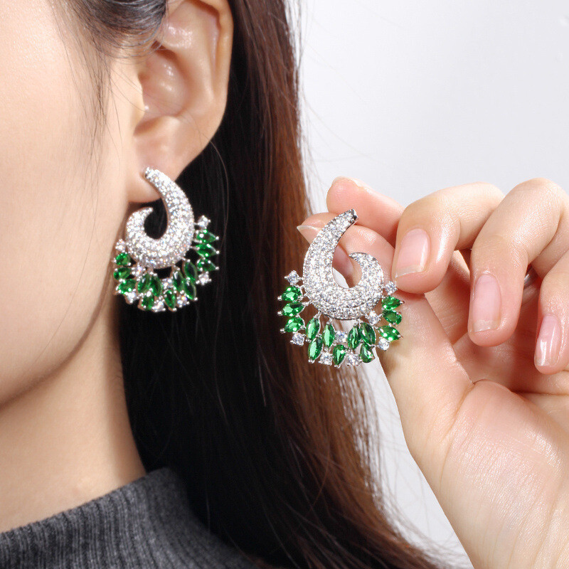 Creative Exaggerated Full Diamond Earrings Super Flash Zircon Ladies Wild Ear Jewelry